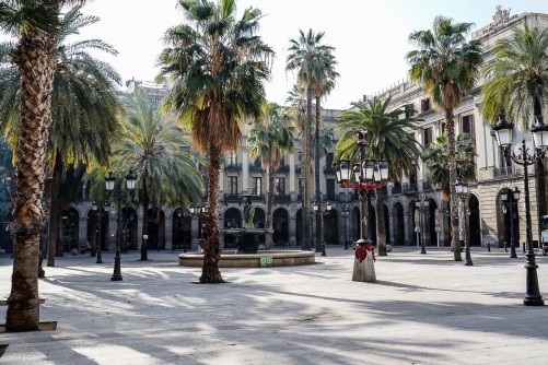 barcelona deserta.. plaça reial